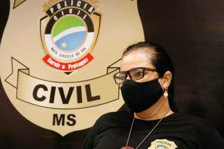 Mãe procura delegacia após filha de 11 anos ser estuprada pelo padrasto Mãe procura delegacia após filha de 11 anos ser estuprada pelo padrasto
