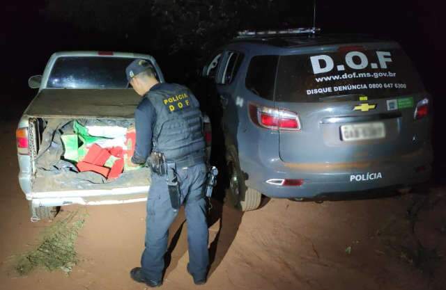 Traficantes abandonam S10 com 378 quilos de maconha na fronteira