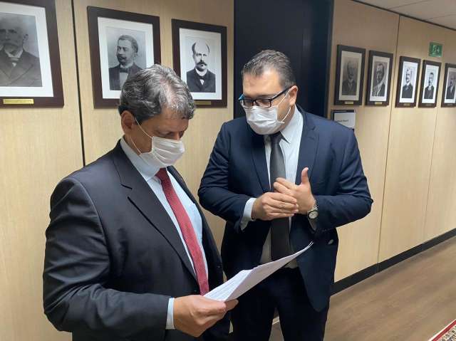 Em agenda de 2 dias, prefeito percorre minist&eacute;rios para tirar obras do papel