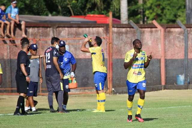 Dourados conquista a primeira vit&oacute;ria no hexagonal diante do Aquidauanense 