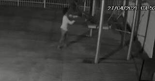 Dupla invade santu&aacute;rio, destr&oacute;i e rouba pe&ccedil;a de ferro de S&atilde;o Judas Tadeu