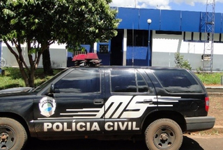 PM arrebenta cadeado e acha crian&ccedil;as abandonadas, tremendo de frio 