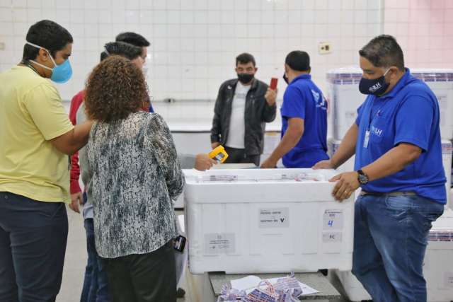 Trabalhadores do transporte e da limpeza j&aacute; podem se cadastrar para vacina&ccedil;&atilde;o