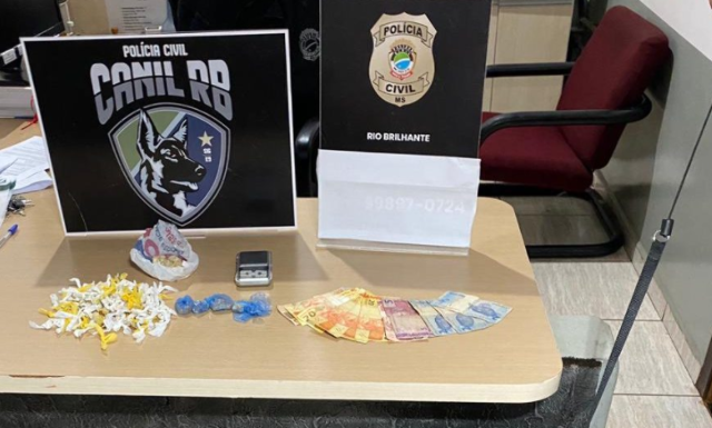 Com ajuda de c&atilde;es farejadores, R$ 7 mil em crack s&atilde;o apreendidos em boca de fumo