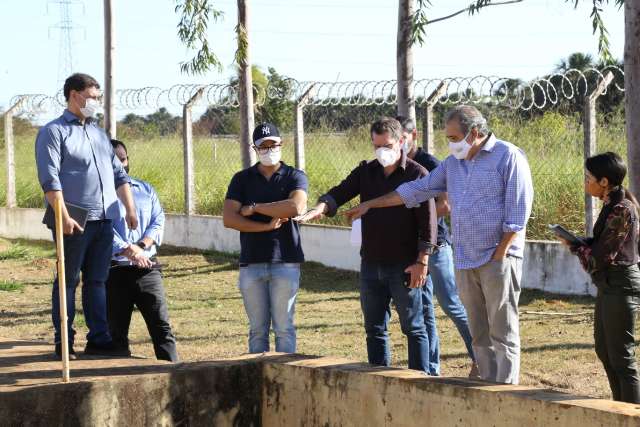 Juiz vistoria esta&ccedil;&otilde;es de tratamento de esgoto para averiguar den&uacute;ncia