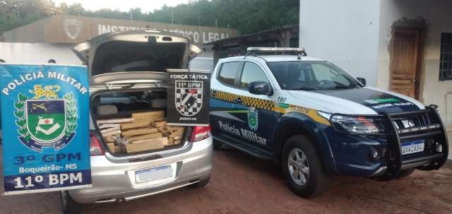 Traficante de 23 anos &eacute; preso com carro abarrotado de maconha 