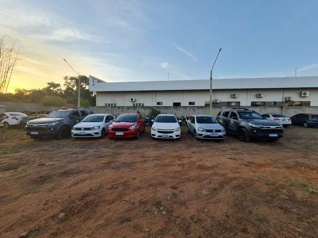 Quadrilha adulterava, vendia e rastreava carros alugados para furtar depois