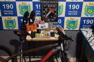 Objetos furtados por adolescente foram recuperados pela polícia (Foto: Divulgação/PCMS)