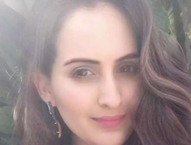 Enquanto a pol&iacute;cia ca&ccedil;a assassinos, fam&iacute;lia se despede de Fernanda