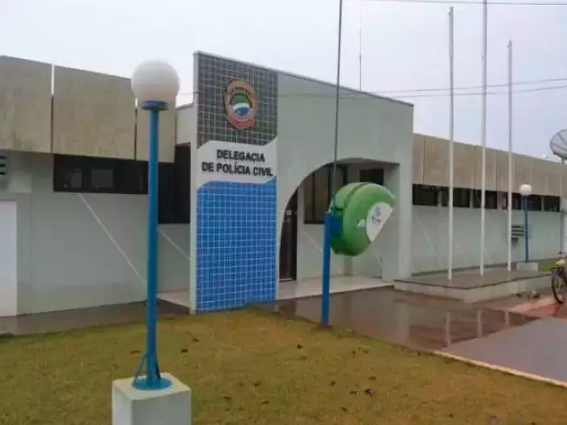 Mulher morre ap&oacute;s colidir motocicleta na traseira de caminh&atilde;o estacionado