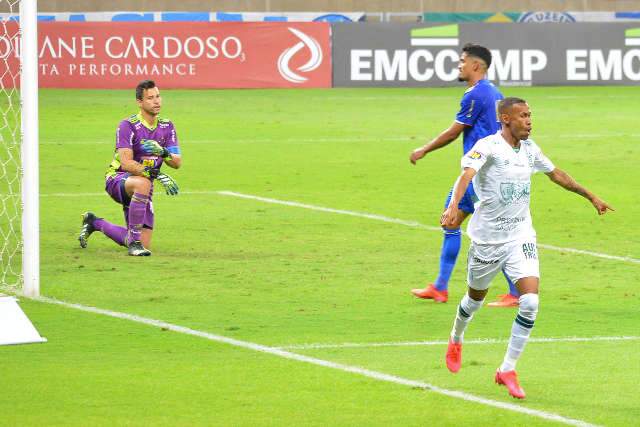 Cruzeiro leva dois gols em quatro minutos e perde de virada para o Am&eacute;rica-MG