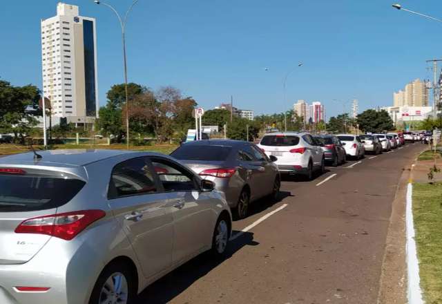 Pessoas com doen&ccedil;as cr&ocirc;nicas dizem &quot;receber pr&ecirc;mio&quot; ao poderem tomar vacina