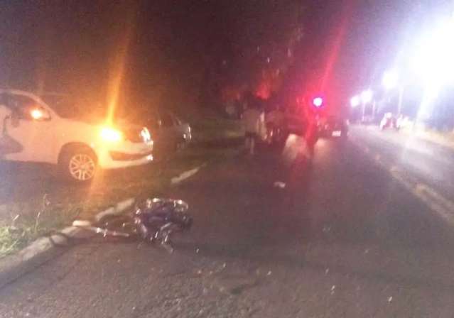 Ciclista morre depois de ser atropelado por caminh&atilde;o 