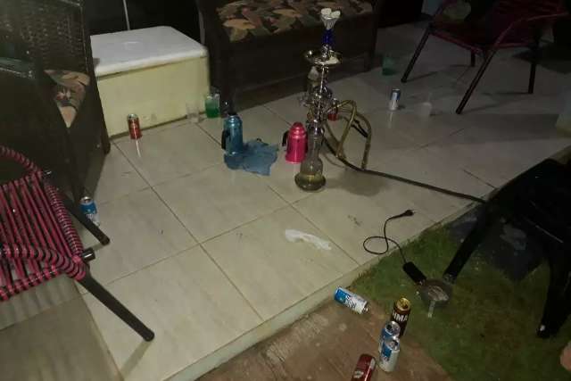 Jovem &eacute; presa por organizar festa com adolescentes e &aacute;lcool