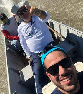 Filho fez questão de registrar selfie com pai, no primeiro fim de semana que pescariam juntos (Foto: Arquivo pessoal)