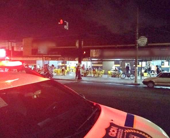 Em doming&atilde;o agitado, Vigil&acirc;ncia fecha bar e Guarda manda 242 para casa