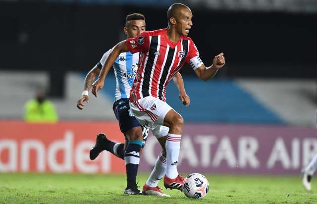 S&atilde;o Paulo segura empate na Argentina e mant&eacute;m lideran&ccedil;a na Libertadores