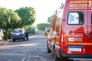 Morador de rua leva facada nas costas ao defender cachorro durante briga