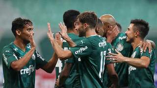 Palmeiras vence cl&aacute;ssico, elimina Santos e mant&eacute;m chances no Paulist&atilde;o