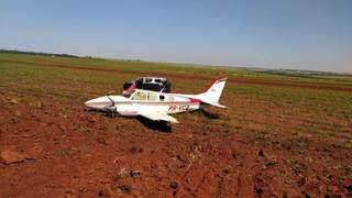 Aeronave que foi interceptada pela FAB e fez pouso forçado em fazenda de Ivinhema no ano passado (Foto: Jornal da Nova)