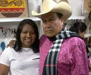 Ambrósio da Silva em foto mais recente com a secretária de Assuntos Indígenas, Silvana Terena (Foto: Acervo Secretaria Indígena)