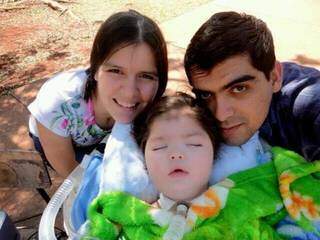 Patrícia, Fernando, o primeiro filho que faleceu e Roni (Foto: Aquivo Pessoal)
