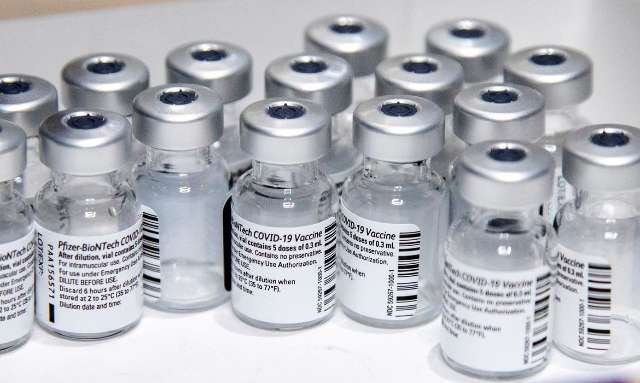 Sa&uacute;de distribui 1,12 milh&atilde;o de vacinas da Pfizer a partir de hoje