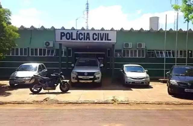 Mulher coloca fogo em casa com os cinco filhos dentro