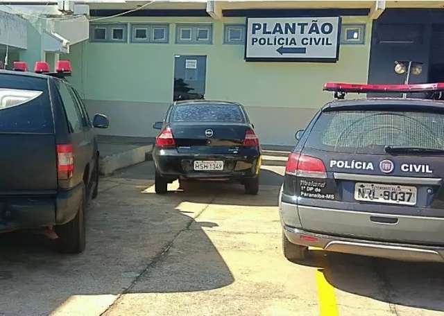 Jovem mata ex-namorado da m&atilde;e com mais de 30 facadas