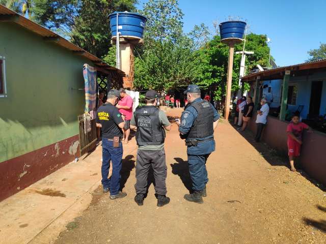 Morto dentro de casa, a&ccedil;ougueiro tem m&atilde;o decepada a golpes de fac&atilde;o
