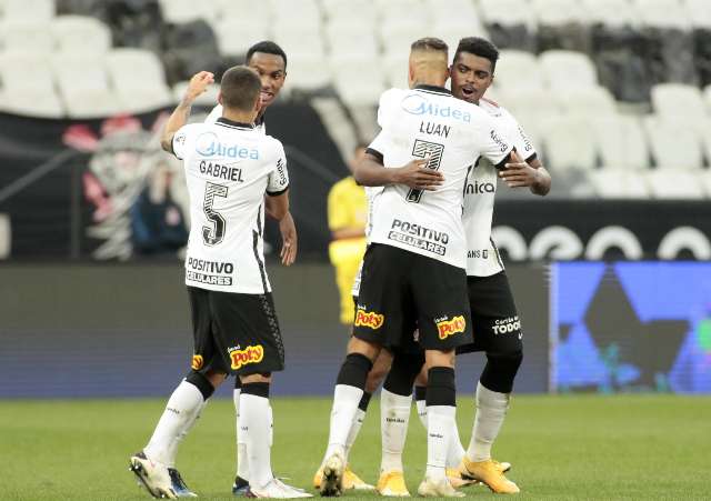 Corinthians goleia Inter de Limeira e &eacute; o primeiro semifinalista do Paulista