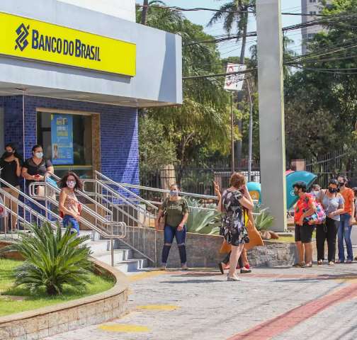 Estado contrata Banco por 13,5 milh&otilde;es para come&ccedil;ar a pagar benef&iacute;cio de R$ 200