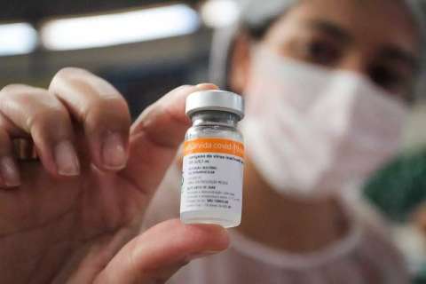 Novo lote de vacinas da Coronavac para 2ª dose deve chegar amanhã em MS