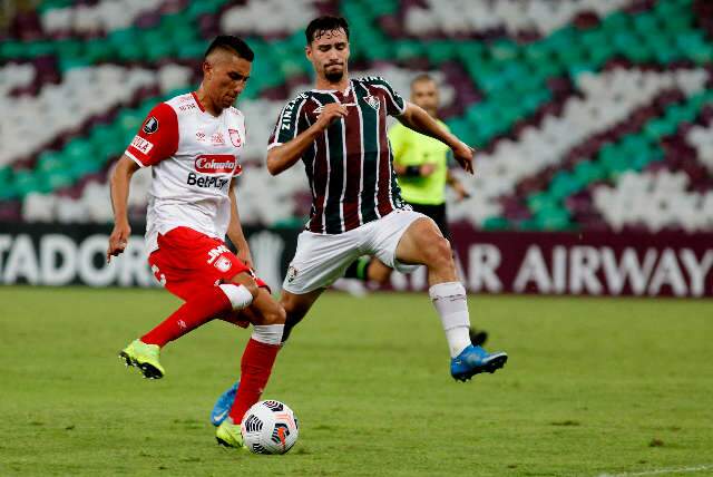 Fluminense vira sobre Santa Fe e fica a um ponto das oitavas da Libertadores