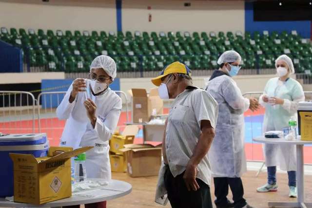 Segunda dose da Coronavac ser&aacute; retomada sexta-feira em Campo Grande