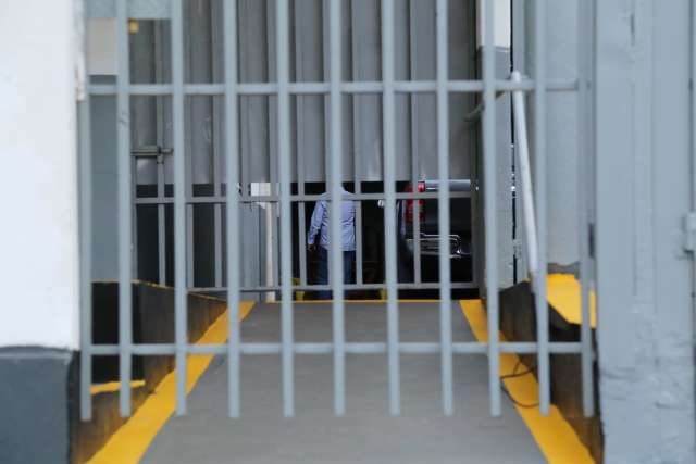 Condutor de lancha envolvida em acidente com morte presta depoimento por 3 horas