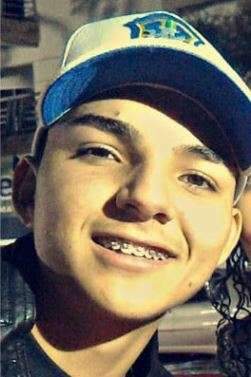 Jovem de 18 anos morre ap&oacute;s bater moto em caminh&atilde;o ba&uacute; 