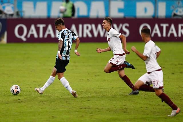 Ferreira brilha Grêmio vence Lanús e fica a 1 ponto das oitavas de