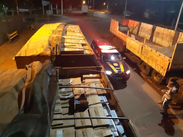 Motorista &eacute; preso a caminho do PR com 45 mil pacotes de cigarros contrabandeados