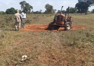 Idoso morre ap&oacute;s ser atropelado por ro&ccedil;adeira em fazenda