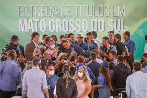 Para assentados, Bolsonaro diz que campo “enfrentou” covid sem parar