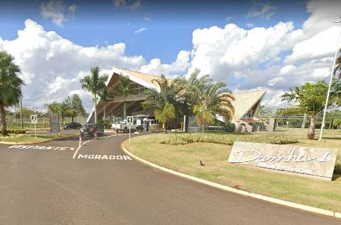 Beb&ecirc; &eacute; resgatado de buraco em obra no Damha