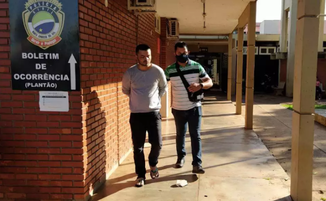 Barbeiro que matou secret&aacute;rio com duas facadas pelas costas vai a j&uacute;ri 