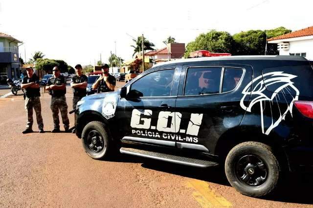 Pol&iacute;cia arrecada doa&ccedil;&otilde;es de alimentos n&atilde;o-perec&iacute;veis e produtos de higiene