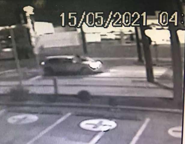 Carro percorreu mais de 1,5 km com jovem em cap&ocirc; antes de acidente fatal