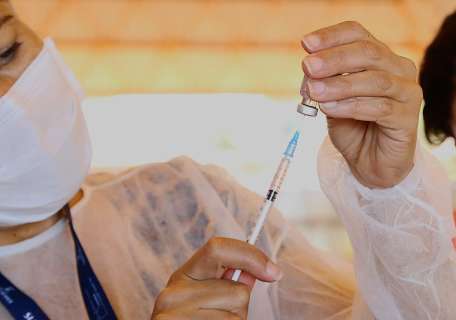 Aplicação da 2ª dose da Astrazeneca inicia às 7h30 em 5 pontos de vacinação