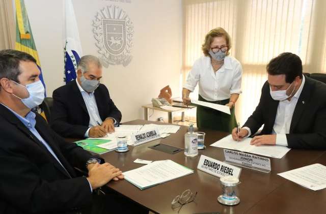 Azambuja assina of&iacute;cio com governadores questionando alcance da CPI da Covid