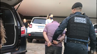 Homem foi levado preso para a Depca (Delegacia Especializada de Proteção à Criança e ao Adolescente) nesta manhã (Foto: Bruna Marques)