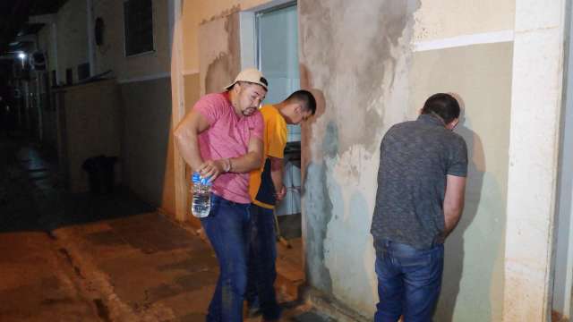 Presos em entreposto trabalhavam para &quot;bar&atilde;o da droga&quot; na fronteira