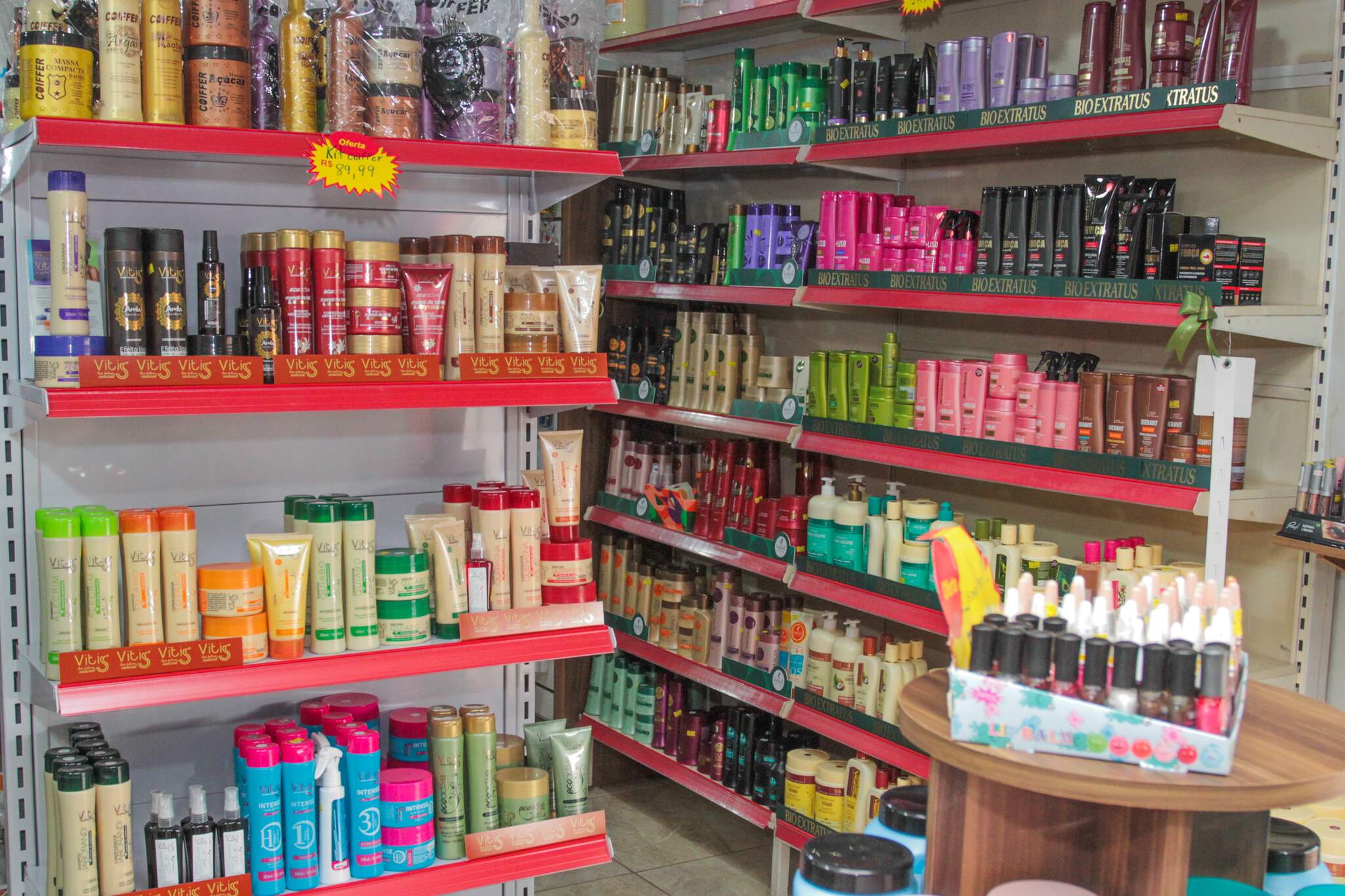 Produtos Cosméticos Para Cabeleireiro à Venda Na Loja De